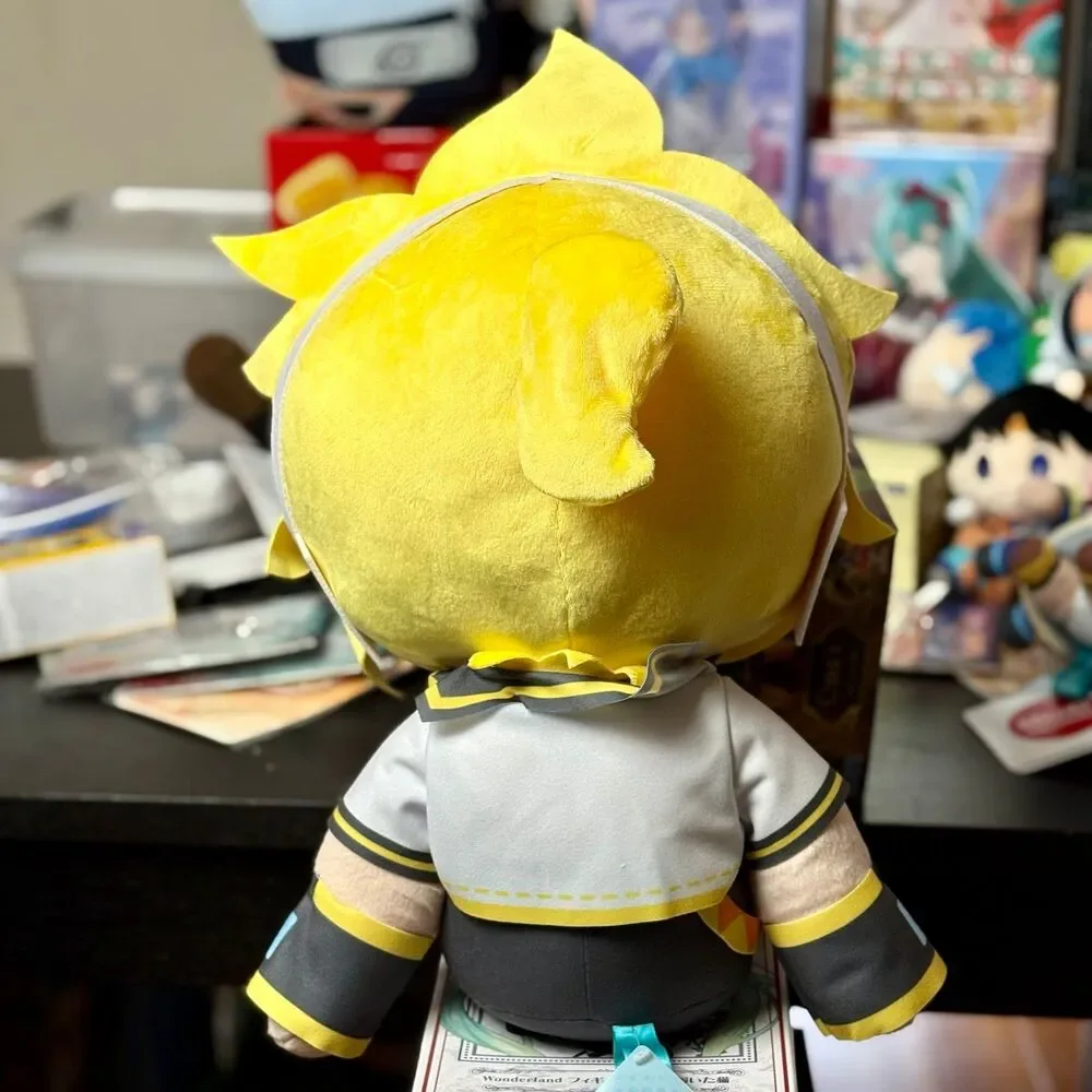 NWT BIG SEGA Vocaloid Hastune Miku Collection Len, Round1 2026 Exclusive, 14” - Picture 2 of 5